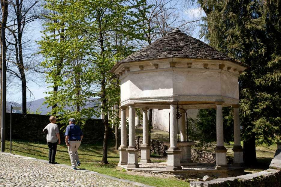 Casa Franca Lägenhet Pettenasco Exteriör bild