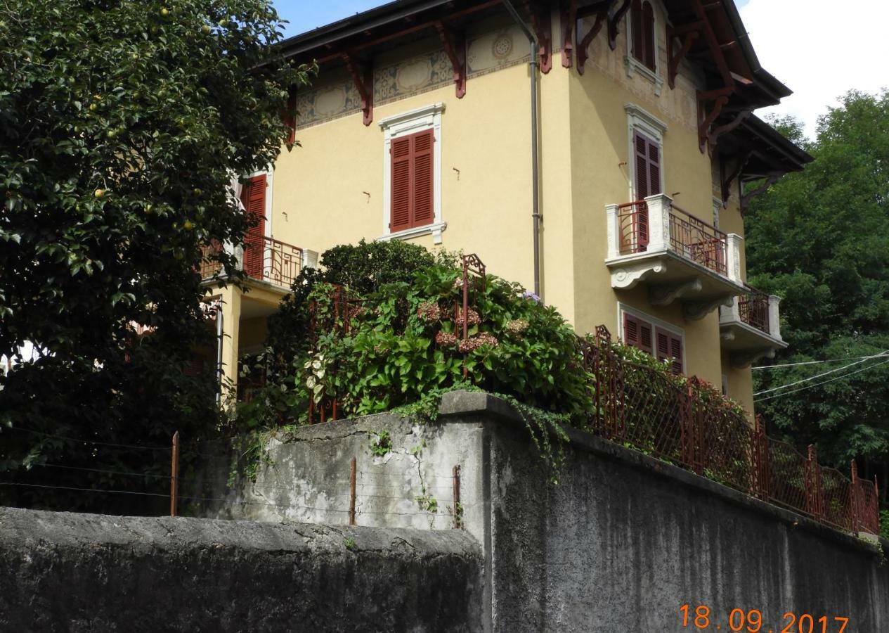 Casa Franca Lägenhet Pettenasco Exteriör bild
