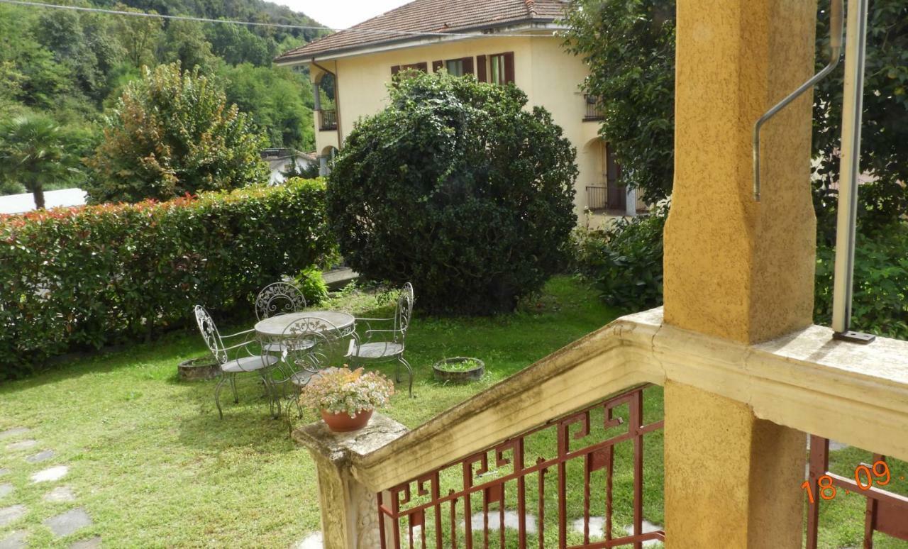 Casa Franca Lägenhet Pettenasco Exteriör bild